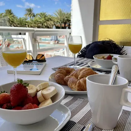 Pretty Pool View Apartman