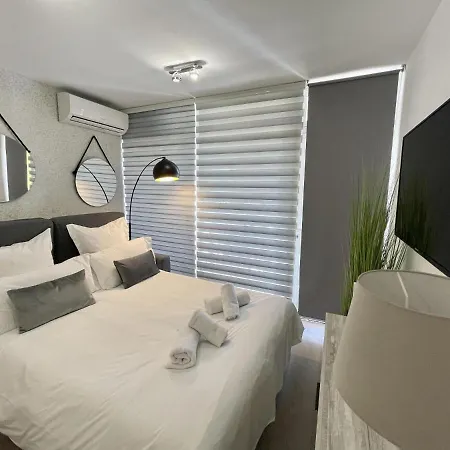 Pretty Pool View Playa del Inglés