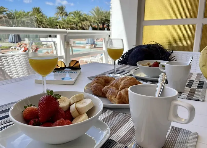 Pretty Pool View Daire